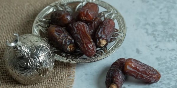 تصویر 3 از قیمت خرید خرما پیارم درجه یک صادراتی عمده به صرفه و ارزان